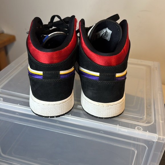 Nike Air Jordan 1 Mid SE TD Lakers Purple White Multi-color BQ6933-005 Size6.5Y - Picture 2 of 6